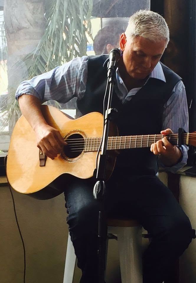 Ryan Edwards performing an intimate acoustic set
